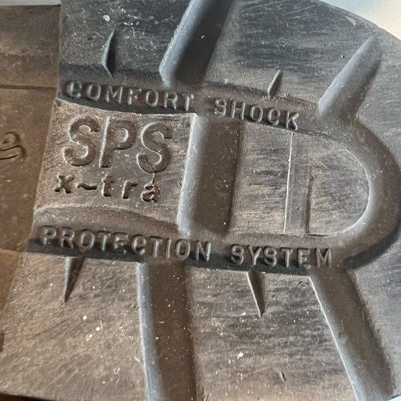 Blundstone Men's Classic Distressed Brown Leather Chelsea Boots. Size 8.5 AU. - Picture 8 of 16